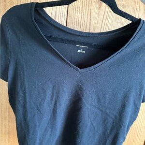 Wild Fable Black V-Neck Short Sleeve Tee